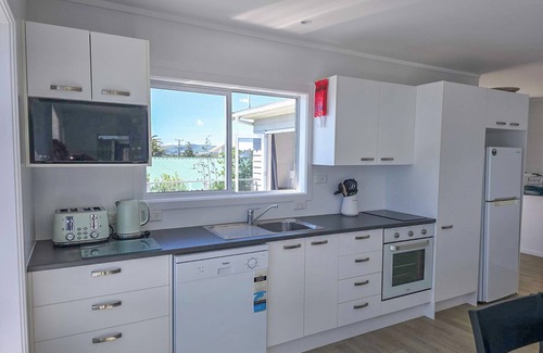 Pukehina House | Life's A Beach! n