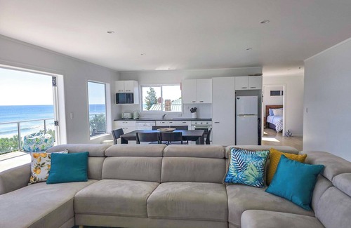 Pukehina House | Life's A Beach! n