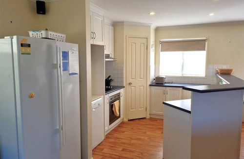 Minlacowie Hotel | Life's No Rehearsal, Hardwicke Bay