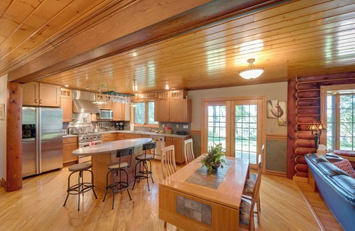 St. Joseph House | Lift Bridge Hideaway - A Unique River Bluff Home