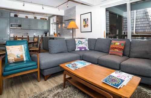 Aspen Condo | Lift One - Stunning top floor remodeled three-bedroom