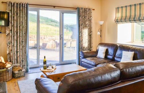 Thornhill House | Liftingstane Dairy Cottage