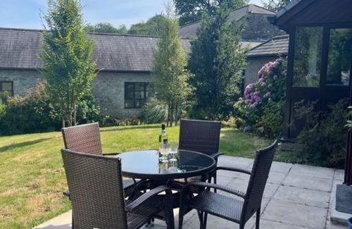 South Brent House | Light & airy two bed lodge in Devon countryside