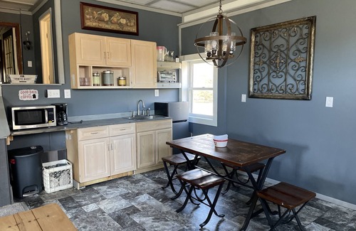 Vienna Apartment | Light and Airey new apartment on Apple Orchard minutes from Sylvan Beach