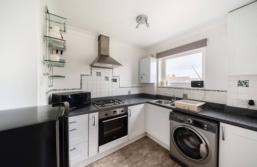 South Hayling Apartment | Light and spacious three bed maisonette with sea views