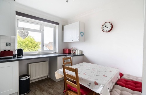 South Hayling Apartment | Light and spacious three bed maisonette with sea views