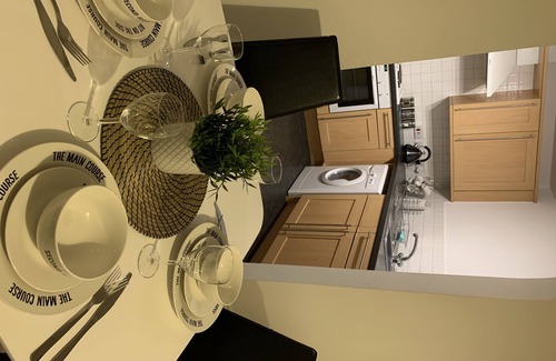 Southampton City Centre Apartment | Light and spacious city centre flat with free parking!