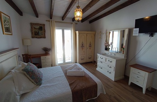 Cuevas Del Almanzora Hotel | LIGHT BRIGHT TRIPLE ROOM