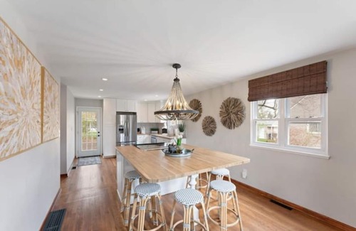 Knolls Thomas House | Light & Bright 4 Bed Hot Tub Patio Private Parking and Yard Near OSU