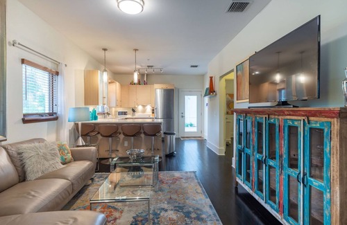 Winter Park Apartment | Light, Bright and Full of Delight! 2 Blocks to Park Ave