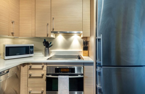 Winter Park Apartment | Light, Bright and Full of Delight! 2 Blocks to Park Ave
