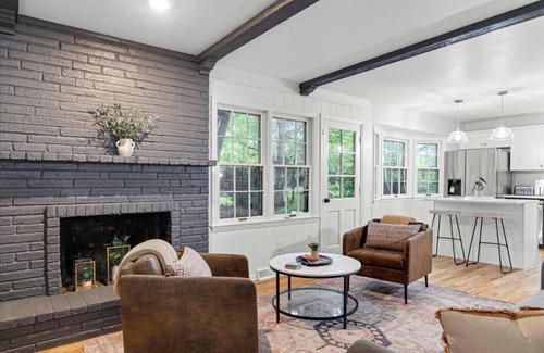 Overland Park House | Light&Bright OP Remodeled Home 4BD/2.5BTH