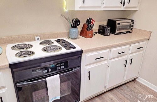 Tempe House | Light & Cheerful Tempe Townhome + 2 private outdoor spaces, Discount for 7+ days