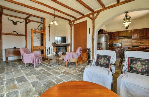 Anavyssos Apartment | Light-filled 2BD home with Garden near the Beach