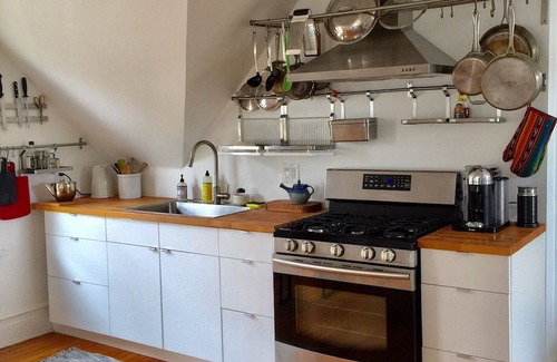 Queens Apartment | Light-Filled Apartment with Beach Views