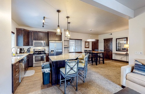 Bear Hollow Village Condo | Light-filled condo near Canyons Village with mountain view, pool & hot tubs