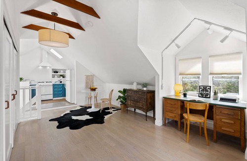 Northside Apartment | Light-filled loft retreat in famed Gourmet Ghetton