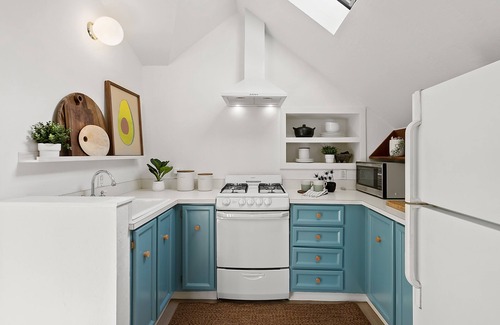 Northside Apartment | Light-filled loft retreat in famed Gourmet Ghetton