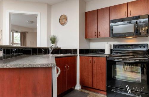 East Kootenay Apartment | Light N Airy, Pool, Hot Tub, Pets, Ground Floor