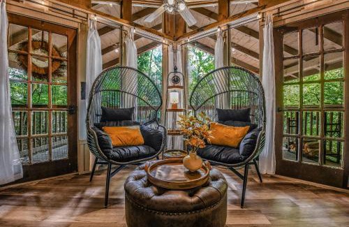 Townsend House | Light'n Bug Bungalow cabin