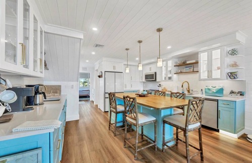 Boca Grande Condo | Lighthouse 17 - Salty Bungalow, a spacious 3-bedroom retreat in Boca Grande.