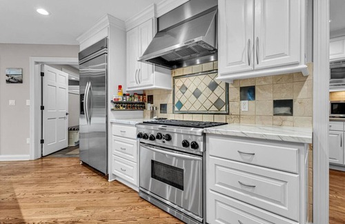 Saukville House | Lighthouse | 9BR Resort · Pool · Arcade · Hot Tub