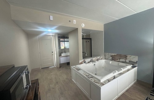 Hannibal Apartment | Lighthouse Inn & Suites