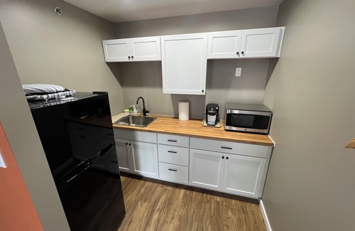 Hannibal Apartment | Lighthouse Inn & Suites