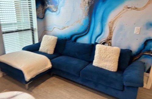 Downtown Des Moines Apartment | Lightning Luxe Retreat