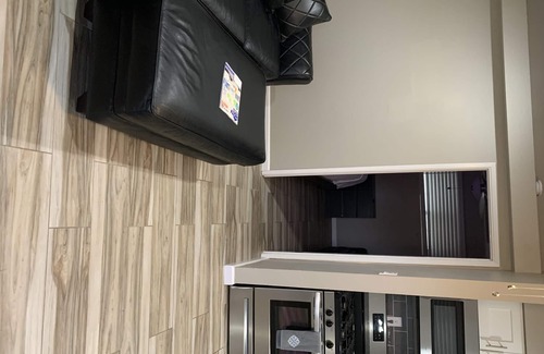Orangedale Place Apartment | Lights on Windsor Ave.