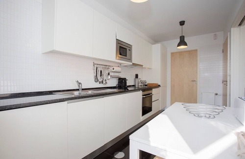 Boavista Apartment | Liiiving in Porto | Bright Light Apartment