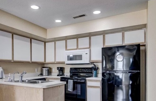 Kimberling City Condo | Like home, only better! Gated property!
