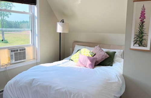 Ithaca House | Like new house - 5 min. to Cornell on tranquil 21 acres - ski trails, wildlife!