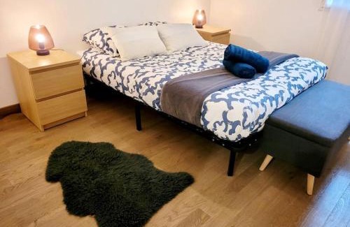 Waldeck-Sully Apartment | Lil Bretech - T2 avec terrasse, parking et WiFi