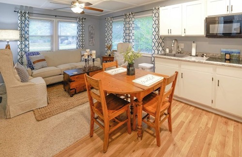 Port Sanilac House | Lilac Lane 1-bedroom house with WiFi and AC in Port Sanilac