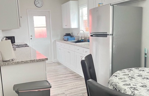 Old Town Apartment | LiLBettys Cottage 1-bedroom apartment in serene Torrance with AC, WiFi