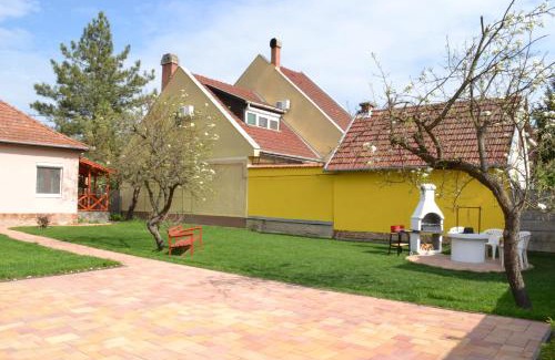 Gyula Apartment | Liliom Apartman