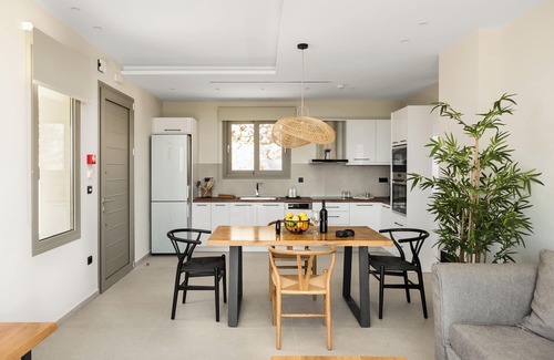 Lakones House | Lilium can sleep up to 2 adults and 2 children until 12 years Old