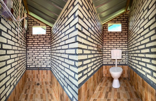 Bundu Tuhan Hotel | Lily Cottage & Kitchen