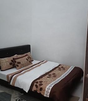 Kampung Alor Bangsa House | Lily Homestay