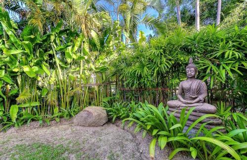 Rawai Villa | Lily pool villa