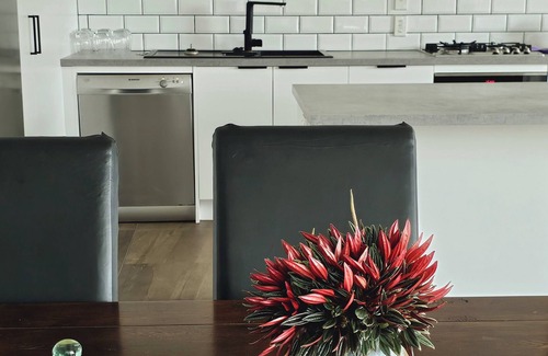 Three Kings House | Lilypad of Three Kings/Urban Retreat w/parking