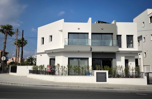 Potamos tis Germasogeias House | Limassol Urban Beach Retreat- 500m from the beach