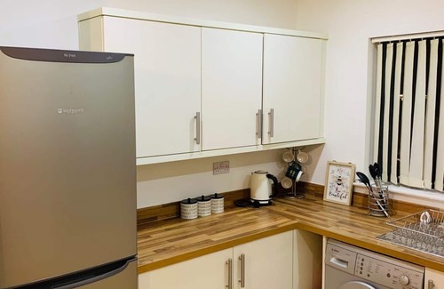 Thames House | Lime, Large Double Room, Barking, Close to London