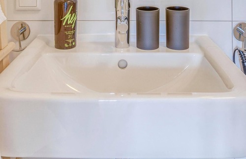 Munchen District Apartment | limehome Garching Bürgermeister-Amon-Str. |Suite M