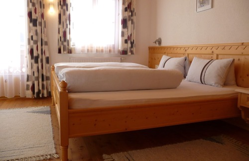 Innervillgraten Bed & Breakfast | Limestone comfort double room with breakfast