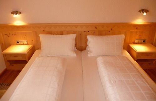 Innervillgraten Bed & Breakfast | Limestone comfort double room with breakfast