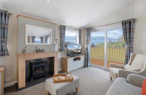 Dunbar Cabin | Limetree Lodge 2 at Thurston Manor Leisure Park