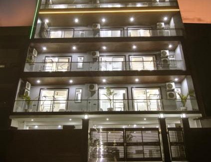 Gurugram Apartment | Limewood Stay - Millennium Huda city center