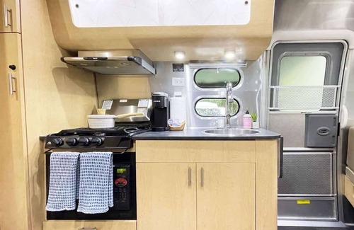 Whitemarsh Island House | Limited Edition Airstream Midway Downtown & Beach!
